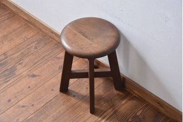 アンティーク雑貨　和製アンティーク　古いナラ材の木製スツール(丸椅子、チェア、花台)(1)