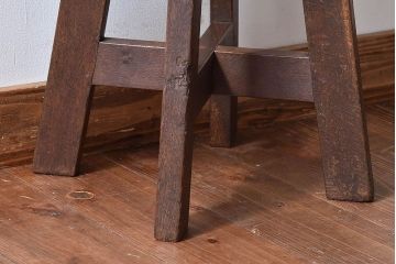 アンティーク雑貨　和製アンティーク　古いナラ材の木製スツール(丸椅子、チェア、花台)