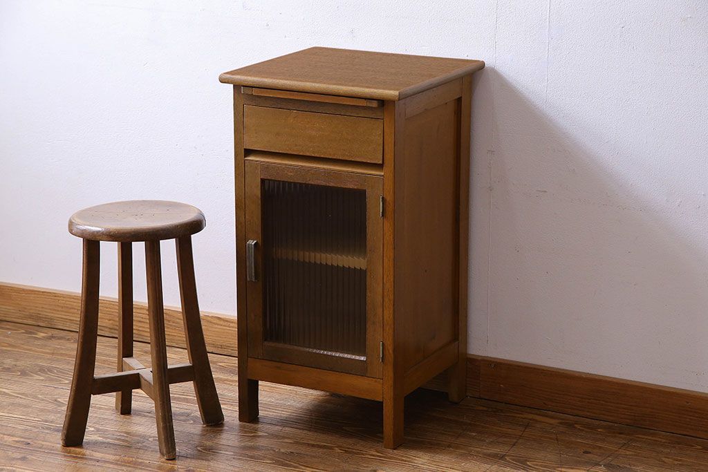 アンティーク雑貨　昭和レトロ　モールガラス使用　レトロな木製サイドキャビネット(サイドテーブル、収納棚、電話台、花台)