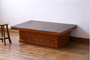 アンティーク雑貨　中古　総ケヤキ材　ガラス天板付き　四尺　杢目が美しい関西火鉢(長火鉢、囲炉裏、テーブル)
