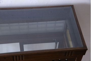 アンティーク家具　大正ロマン　色ガラス入り　シックな雰囲気漂うタバコ屋の台付きガラスケース(ショーケース、飾り棚、陳列棚)