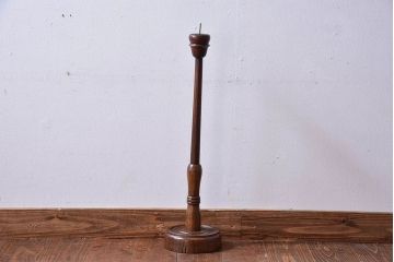 アンティーク雑貨　総ケヤキ材　古い木製のアンティークろうそく立て(燭台、キャンドルスタンド)