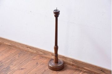 アンティーク雑貨　総ケヤキ材　古い木製のアンティークろうそく立て(燭台、キャンドルスタンド)