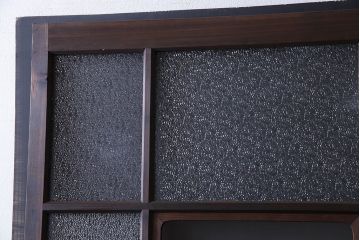 和製アンティーク　ダイヤガラス入り　モダンなデザインのガラス戸(引き戸、建具)