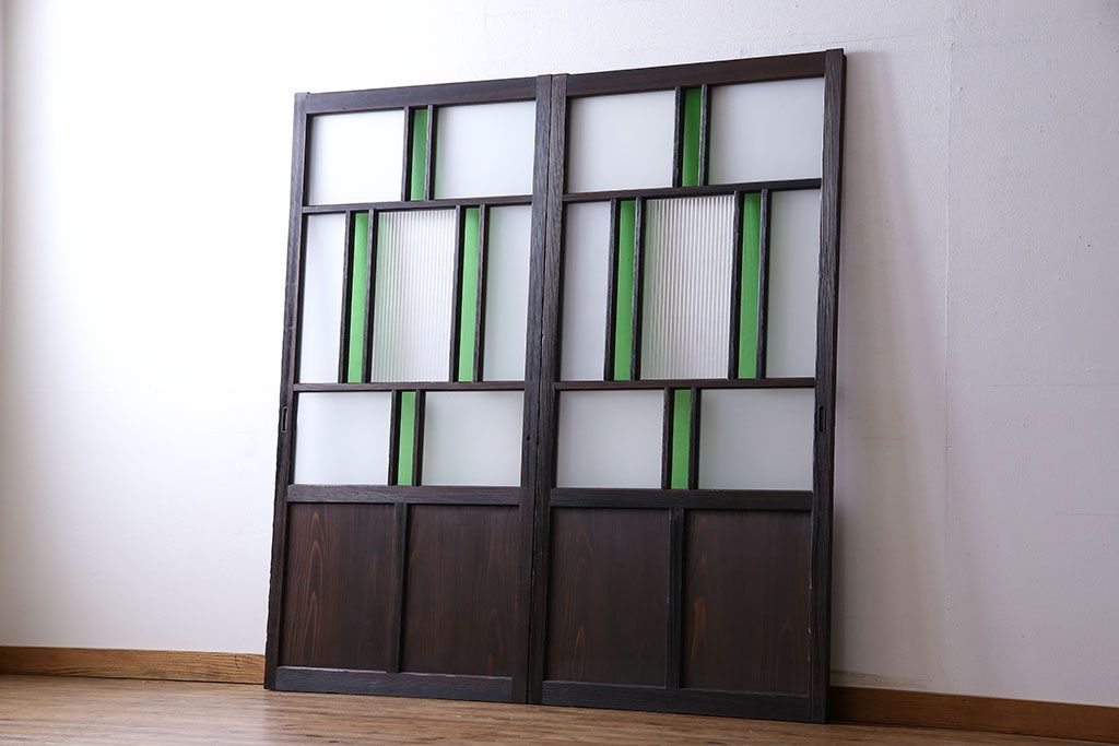 和製アンティーク　大正ロマン香る　色ガラス入りのガラス戸(引き戸、建具)2枚組