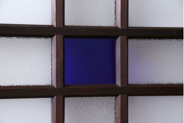 和製アンティーク　色ガラス入り　大正ロマンの雰囲気漂うガラス戸(引き戸、建具)2枚組