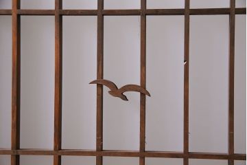 昭和期　すりガラス使用　富士の図柄が味わい深い組子のガラス戸(窓、書院戸)2枚組