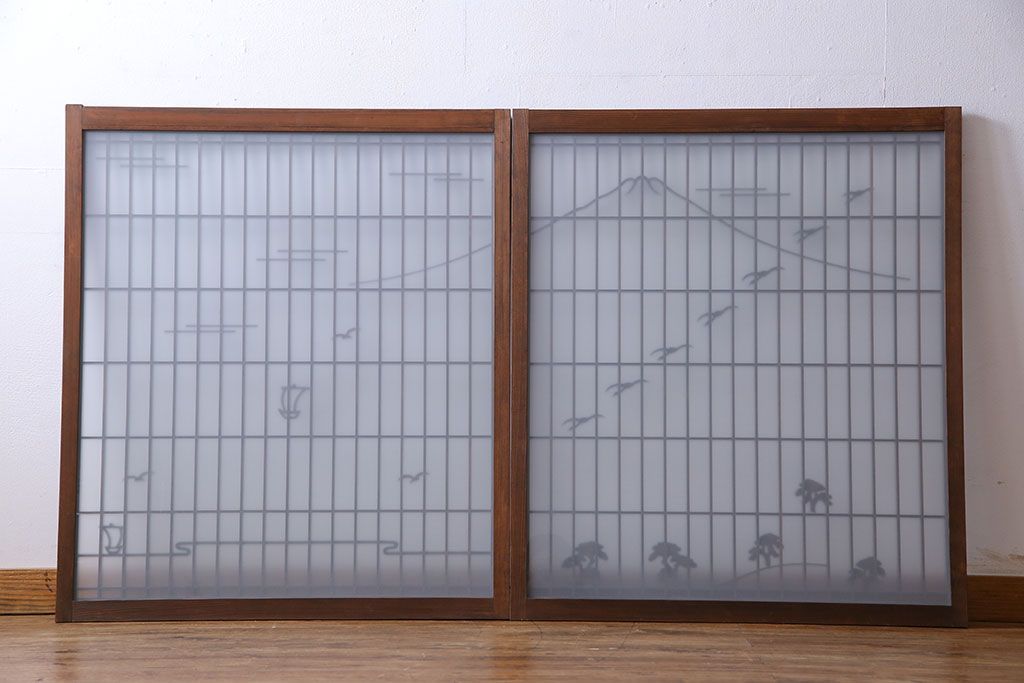 昭和期　すりガラス使用　富士の図柄が味わい深い組子のガラス戸(窓、書院戸)2枚組