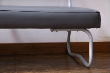 レトロ家具　昭和レトロ　落ち着いた色合いのシンプルなベンチ(長椅子)