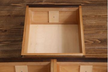 中古　松本民芸家具　デザインが印象的なD型サイドボード(収納棚)(定価43万円)