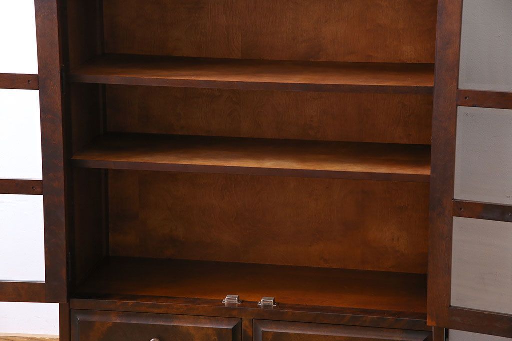 中古　北海道民芸家具　シックな存在感を放つ本箱(書棚、収納棚)(1)