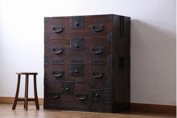 アンティーク家具　和製アンティーク　関東産　金具が立派な総桐材のアンティークチェスト(時代箪笥、衣装箪笥、重ね箪笥、桐箪笥、桐たんす)