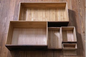 アンティーク家具　和製アンティーク　関東産　金具が立派な総桐材のアンティークチェスト(時代箪笥、衣装箪笥、重ね箪笥、桐箪笥、桐たんす)