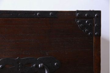 アンティーク家具　和製アンティーク　関東産　金具が立派な総桐材のアンティークチェスト(時代箪笥、衣装箪笥、重ね箪笥、桐箪笥、桐たんす)