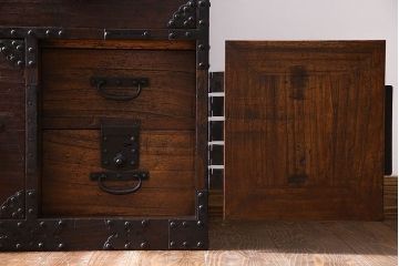 アンティーク家具　和製アンティーク　関東産　金具が立派な総桐材のアンティークチェスト(時代箪笥、衣装箪笥、重ね箪笥、桐箪笥、桐たんす)