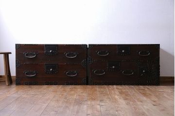 アンティーク家具　和製アンティーク　関東産　金具が立派な総桐材のアンティークチェスト(時代箪笥、衣装箪笥、重ね箪笥、桐箪笥、桐たんす)