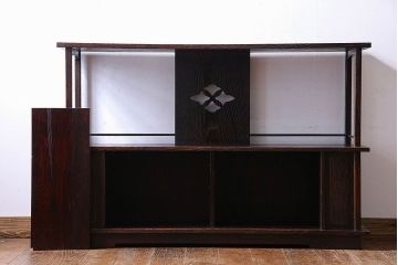 ビンテージ家具　ビンテージ　栗材　透かし彫りと意匠が印象的な浮造り仕上げの飾り棚(茶棚、戸棚)