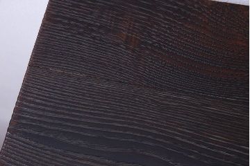 ビンテージ家具　ビンテージ　栗材　透かし彫りと意匠が印象的な浮造り仕上げの飾り棚(茶棚、戸棚)