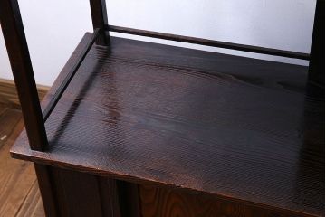 ビンテージ家具　ビンテージ　栗材　透かし彫りと意匠が印象的な浮造り仕上げの飾り棚(茶棚、戸棚)