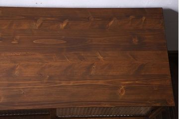 アンティーク家具　昭和期　脚付き チェッカーガラスがおしゃれな箪笥ローボード(キャビネット、収納棚、テレビボード)