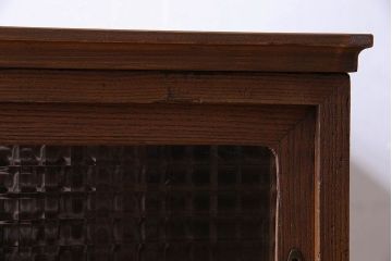 アンティーク家具　昭和期　脚付き チェッカーガラスがおしゃれな箪笥ローボード(キャビネット、収納棚、テレビボード)