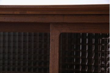 アンティーク家具　昭和期　脚付き チェッカーガラスがおしゃれな箪笥ローボード(キャビネット、収納棚、テレビボード)
