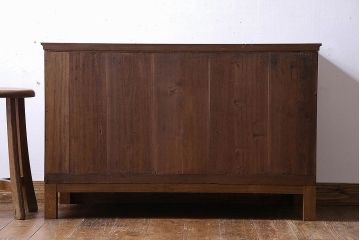 アンティーク家具　昭和期　脚付き チェッカーガラスがおしゃれな箪笥ローボード(キャビネット、収納棚、テレビボード)