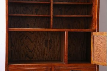 中古　高級品　松本伝統　指物工芸家具　本漆塗りが高級感漂う食器棚(水屋箪笥、収納棚、キャビネット)(定価52万円)