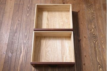 中古　高級品　松本伝統　指物工芸家具　本漆塗りが高級感漂う食器棚(水屋箪笥、収納棚、キャビネット)(定価52万円)