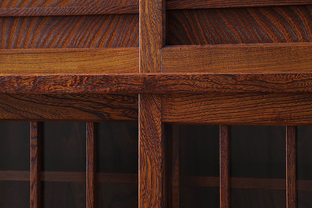 中古　高級品　松本伝統　指物工芸家具　本漆塗りが高級感漂う食器棚(水屋箪笥、収納棚、キャビネット)(定価52万円)