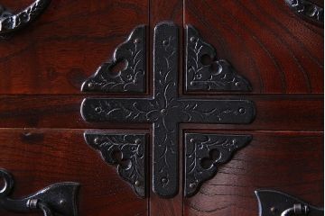 中古 伝統民芸家具 岩谷堂箪笥　杢目と金具が存在感を放つ整理箪笥(3)(定価約50万円)