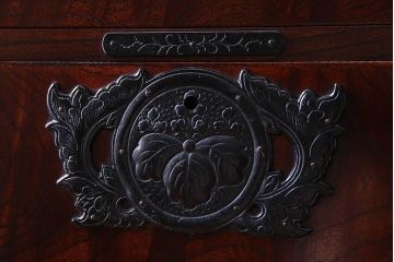 中古 伝統民芸家具 岩谷堂箪笥　杢目と金具が存在感を放つ整理箪笥(3)(定価約50万円)