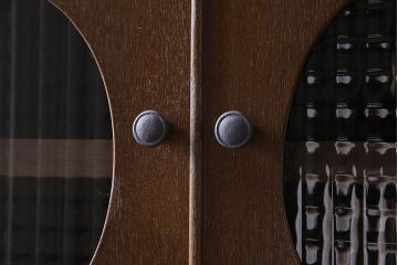 レトロ家具　昭和レトロ　チェッカーガラス入りのレトロなチェスト(タンス、衣装箪笥、引き出し、キャビネット)