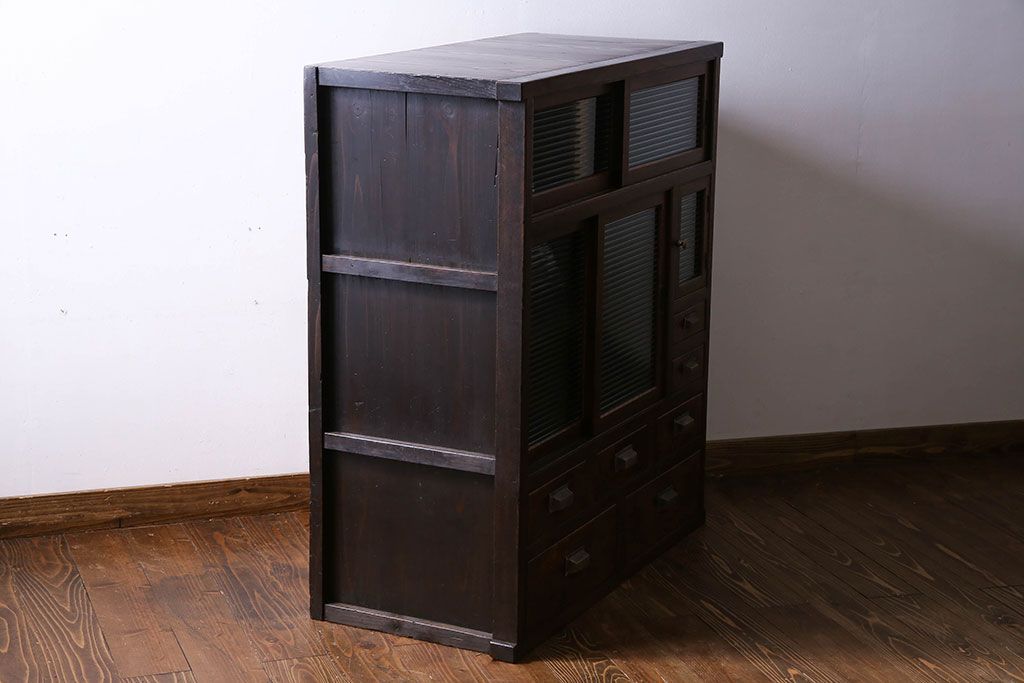 アンティーク家具　明治大正期　前面ケヤキ材　モールガラスがお洒落なアンティークキャビネット(収納棚、戸棚)