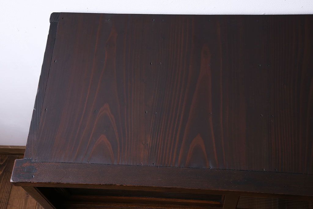 アンティーク家具　明治大正期　前面ケヤキ材　モールガラスがお洒落なアンティークキャビネット(収納棚、戸棚)