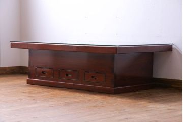 アンティーク雑貨　中古　カリン材　ガラス天板付きの四尺関西火鉢(長火鉢、囲炉裏、ローテーブル、花梨材)