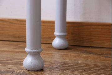 ペイント家具　4面ガラス　上品な色合いのキャビネット(ケビント、ガラスケース、陳列棚、飾り棚)