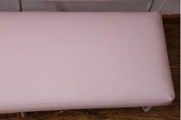 レトロ家具　昭和レトロ　落ち着いた色合いのシンプルなベンチ(長椅子)(1)