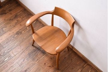 中古　飛騨産業　キツツキマーク　CRESCENT(クレセント)シリーズ　SG261A　ダイニングチェア(アームチェア、椅子、イス)(2)