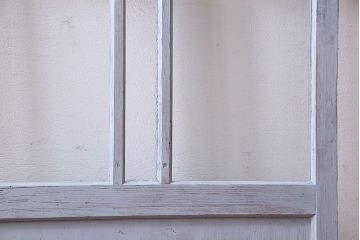 レトロガラス入り!爽やかな色合いが素敵なアンティークペイントのガラス戸(引き戸、建具)