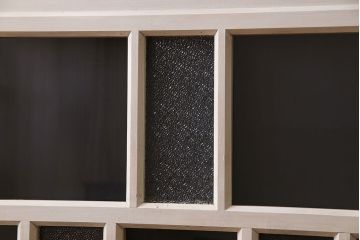 ペイント家具　変わったデザインが目を引く引き戸1枚(ガラス戸、ガラス帯戸、建具)(1)