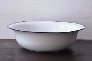 アンティーク雑貨　昭和レトロ　未使用　紺色の縁取りがおしゃれなKIYOSUのホーロー(琺瑯)洗面器