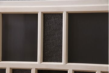 ペイント家具　変わったデザインが目を引く引き戸1枚(ガラス戸、ガラス帯戸、建具)(2)