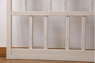 ペイント家具　変わったデザインが目を引く引き戸1枚(ガラス戸、ガラス帯戸、建具)(2)