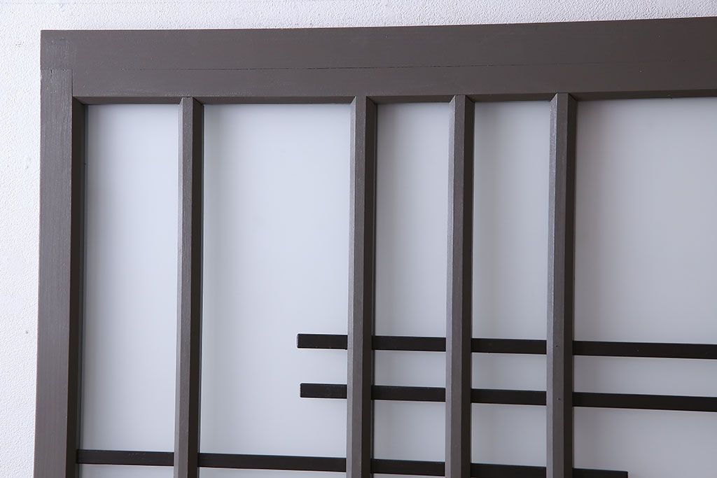 ペイント家具　変わったデザインが目を引く引き戸(ガラス戸、ガラス帯戸、建具)2枚組