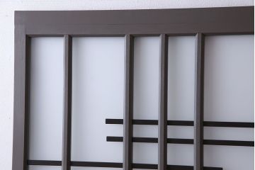 ペイント家具　変わったデザインが目を引く引き戸(ガラス戸、ガラス帯戸、建具)2枚組