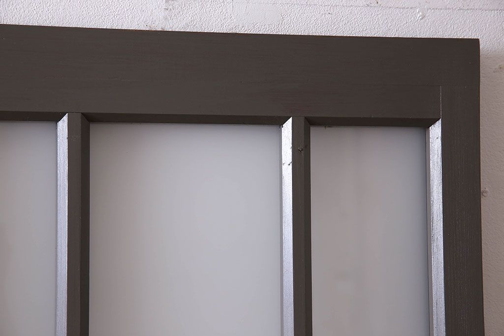 ペイント家具　変わったデザインが目を引く引き戸(ガラス戸、ガラス帯戸、建具)2枚組