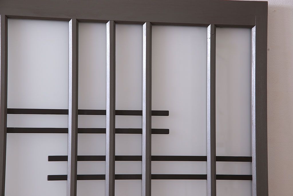 ペイント家具　変わったデザインが目を引く引き戸(ガラス戸、ガラス帯戸、建具)2枚組