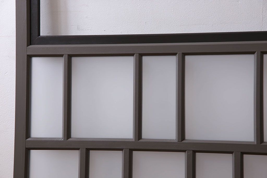 ペイント家具　変わったデザインが目を引く引き戸(ガラス戸、ガラス帯戸、建具)2枚組