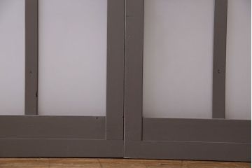 ペイント家具　変わったデザインが目を引く引き戸(ガラス戸、ガラス帯戸、建具)2枚組